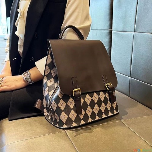 款高级感银色褶皱云朵水桶包百搭链条单肩斜挎包