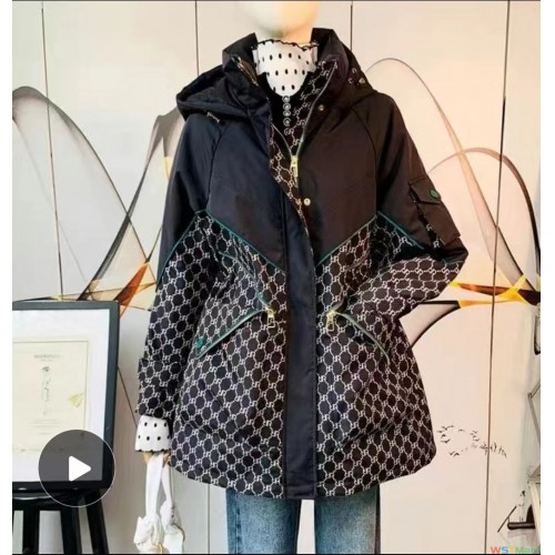 轻薄羽绒服女冬短款薄款