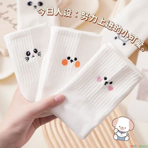 白色袜子女刺绣夏季棉袜中筒袜网红百搭学生少女街头运动袜女