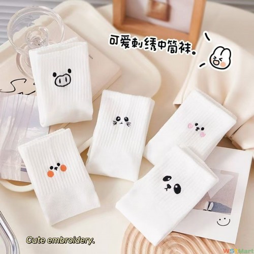 白色袜子女刺绣夏季棉袜中筒袜网红百搭学生少女街头运动袜女