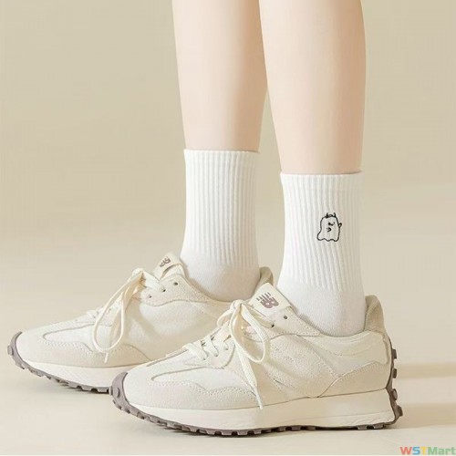 白色袜子女秋冬季中筒袜抗菌运动卡通可爱防臭冬季