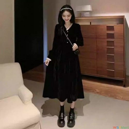 大码秋冬法式复古红色连衣裙气质收腰显瘦仙女裙赫本气质内搭裙子