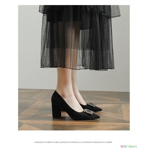 2023新款粗跟尖头百搭通勤气质跟鞋舒适不累脚百搭绒面饰扣鞋