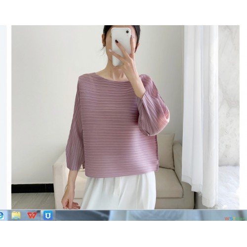 2023春秋新款褶皱上衣七分袖T恤一字领压褶衣服女横折小众设计 ¥ 299 · 已售 0