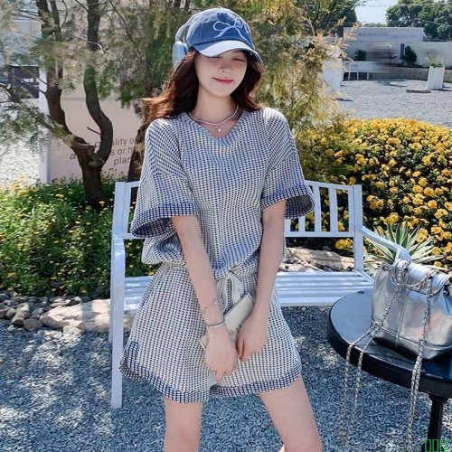 2025夏季新款华夫格撞色休闲套装宽松显瘦显高正肩上衣短裤两件套