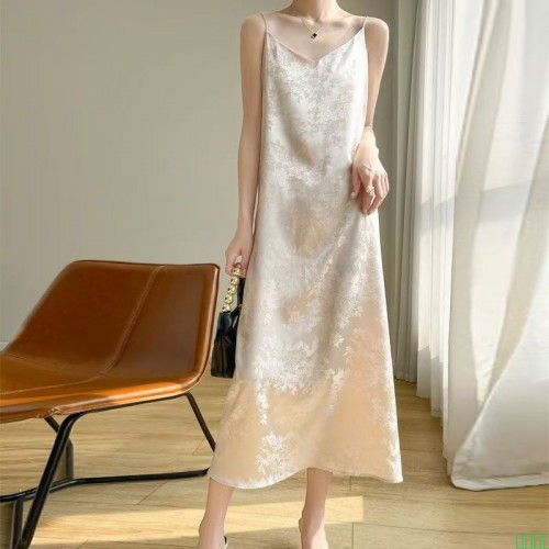 新款法式真丝提花吊带连衣裙高级夏季过膝长裙
