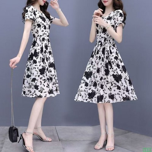 典雅气质短袖高档连衣裙女神范2025新款夏天季矮小个子碎花a字裙
