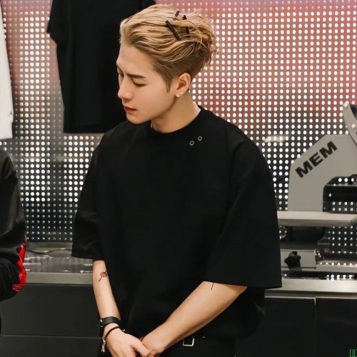 CULT王嘉尔同款小众金属设计感重磅黑色t恤男士夏季宽松短袖上衣