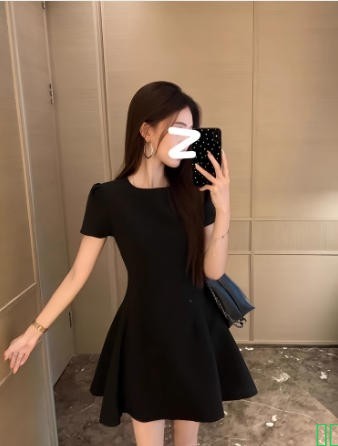 粉色短袖连衣裙子女夏季法式气质小个子高级感赫本风收腰显瘦短裙