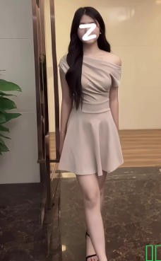 法式斜肩一字肩连衣裙子女夏季气质小个子高级感露肩收腰显瘦短裙