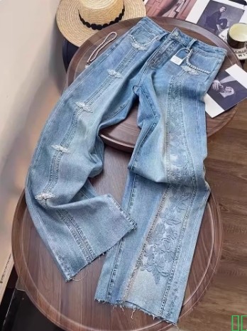 浅蓝色高街宽松阔腿牛仔裤女加绒新款高腰美式设计感垂感弯刀裤子