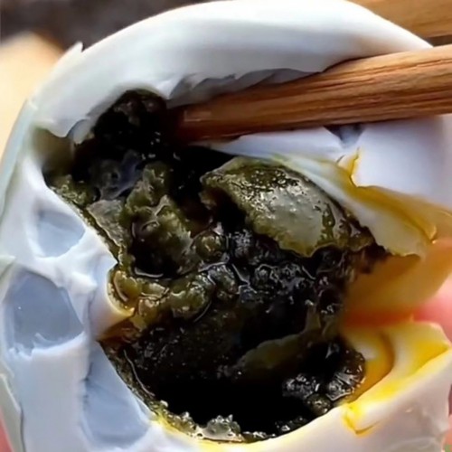 臭鸭蛋东北特产黑黄流油起沙即食咸鸭臭蛋农家自制正宗熟盐黑心蛋